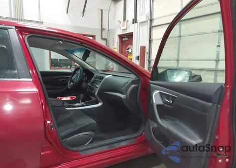 2015 Nissan Altima 2.5/2.5 S/2.5 Sl/2.5 Sv из США, поврежденный, VIN 1N4AL3AP0FC281349